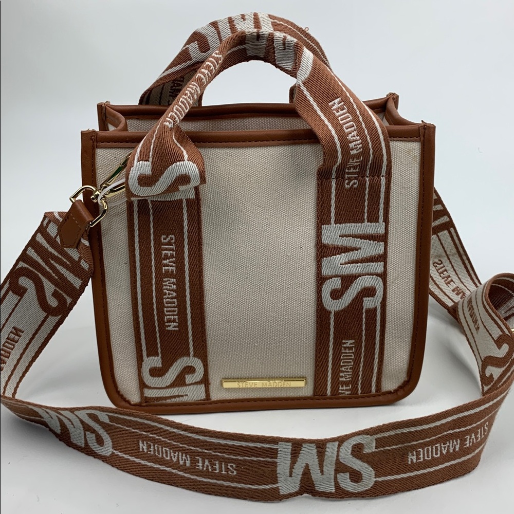 Steve Madden Tan Cream Canvas tote crossbody Bag Gold logo Lined pockets